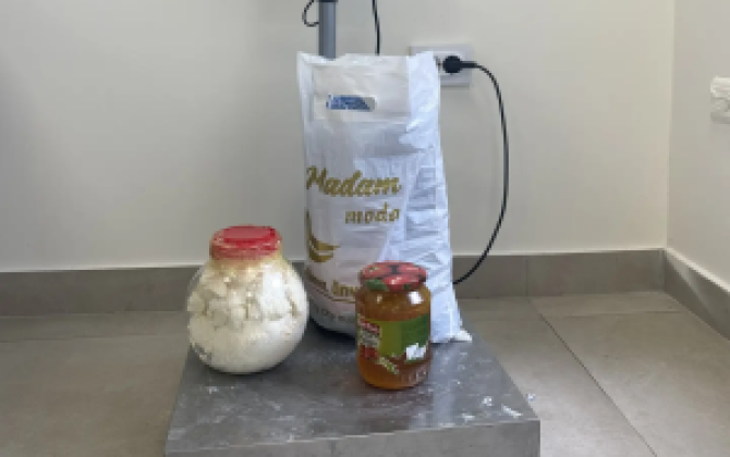 В аэропорту Оренбурга отобрали продукты из Азербайджана и уничтожили их