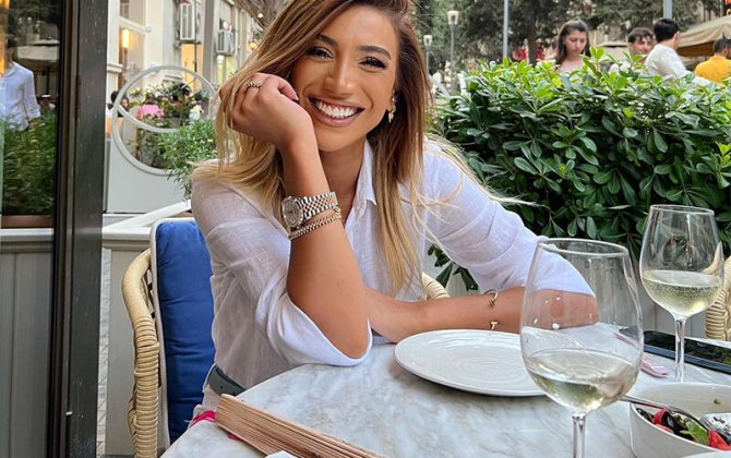 Röya bu məşhur mahnılarının sözlərini özü yazıbmış...