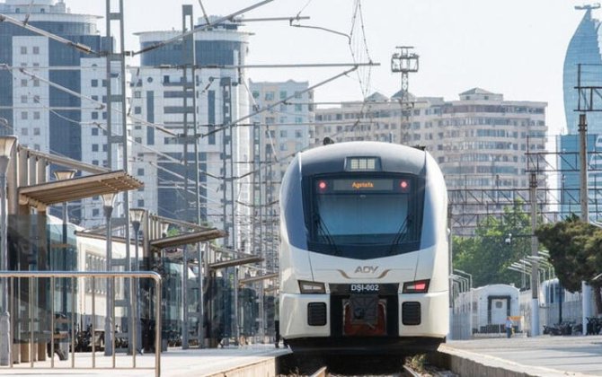 ADY xəbərdarlıq edir: qatar keçidlərində qaydalara əməl edilməməsi faciə ilə nəticələnir - VİDEO