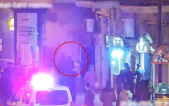 Bakının mərkəzində baş verən yanğına polis belə müdaxilə etdi - VİDEO