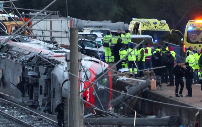 Число жертв ж/д аварии в Испании возросло до 41