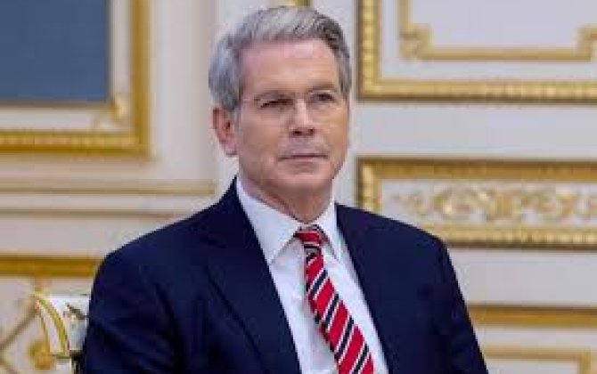 Бессент: Макрону следует заняться более важными для Франции задачами