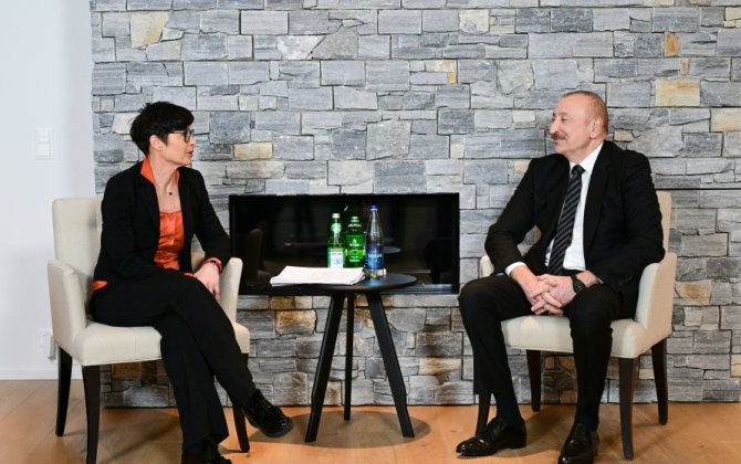 Prezident İlham Əliyev Davosda Avropa İttifaqının Genişlənmə üzrə komissarı Marta Kosla görüşüb - FOTO