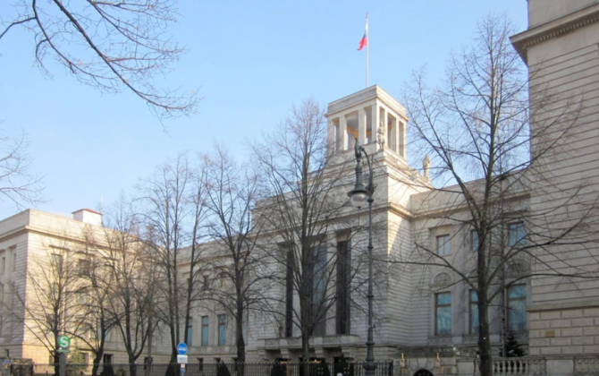 Almaniya Rusiya səfirliyinin əməkdaşını ölkədən çıxarır