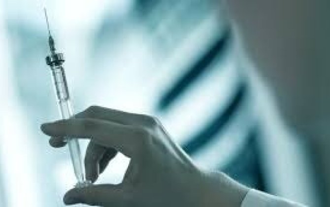 Kişi ailə üzvünün vurduğu iynədən şoka düşərək öldü