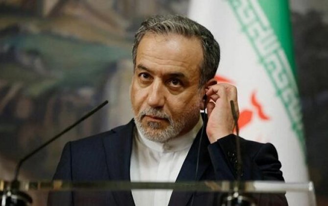 Арагчи - Зеленскому: Миру надоели растерянные клоуны