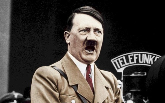 Nasist liderin rəsmləri hərraca çıxarıldı