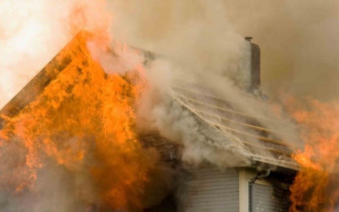 Zaqatalada ev yandı