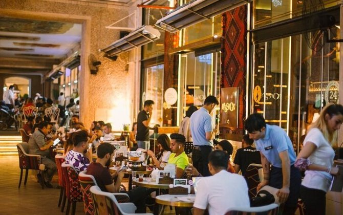 Məşhur restoranda ərəb turistin pulu oğurlandı