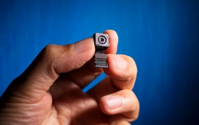 Azərbaycanda yüksəkvəzifəli məmurun evinə gizli kamera quraşdıran şəxs həbs olunub