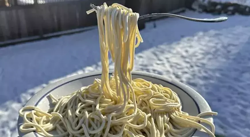 Dünya bundan danışır: Saniyələr ərzində dondu – VİDEO