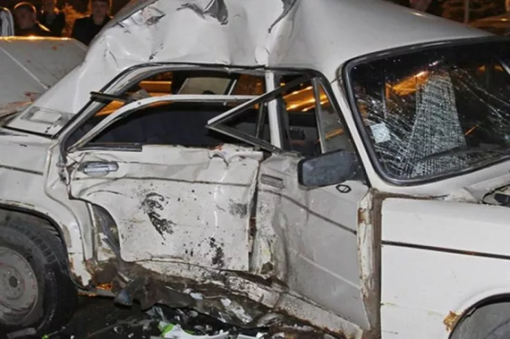 Neftçalada bir ailə qəzaya düşdü, yeniyetmə oğul öldü