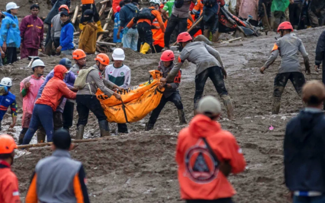 Torpaq sürüşməsi oldu - Çox sayda itkin düşən var