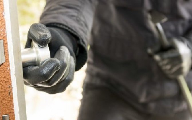 Tikilməkdə olan evlərin naqillərini oğurlayan şəxslər saxlanılıb