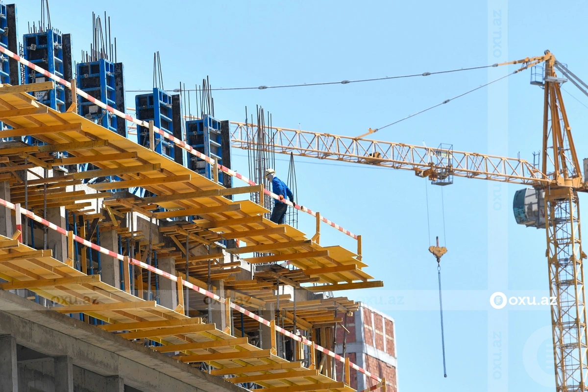 Pul ödənilib, ev yoxdur: Tikintisi yarımçıq qalan binalardan mənzil alanların aqibəti necə olacaq?