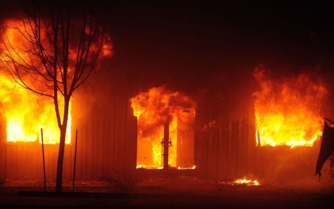 В Греции пять человек пропали без вести из-за пожара на предприятии