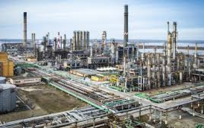 На месторождении 