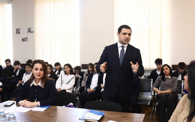 Məktəblərdə mübahisələrin həllində mediasiyanın roluna dair görüşlər keçirilib - FOTO