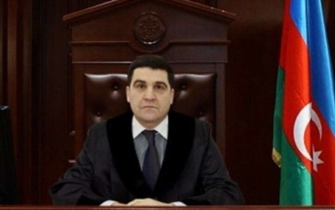 Məhkəmə sədrinin oğlu arvadını öldürüb özünü binadan atdı