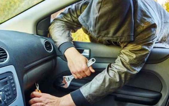 Bakıda avtomobillərdən oğurluq edən şəxs saxlanıldı - VİDEO