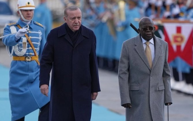 Nigeriya prezidenti Türkiyədə yıxıldı - VİDEO