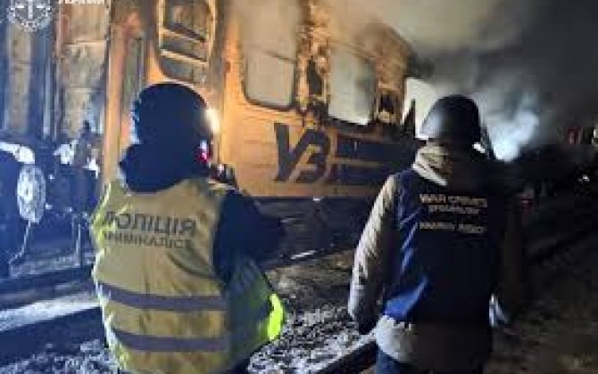 При ударах ВС РФ по поезду в Харькове погибли три человека, двое пострадали