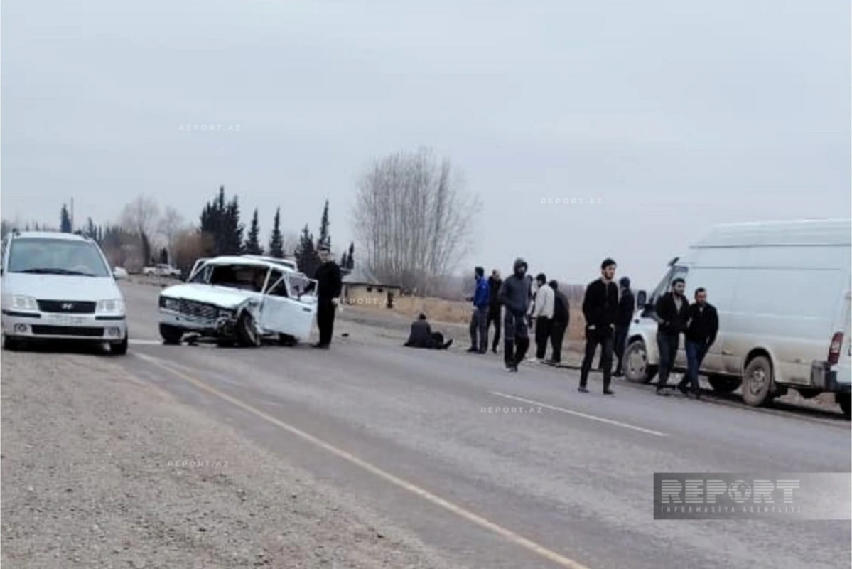 Salyanda iki avtomobil toqquşdu: Xəsarət alanlar var - FOTO