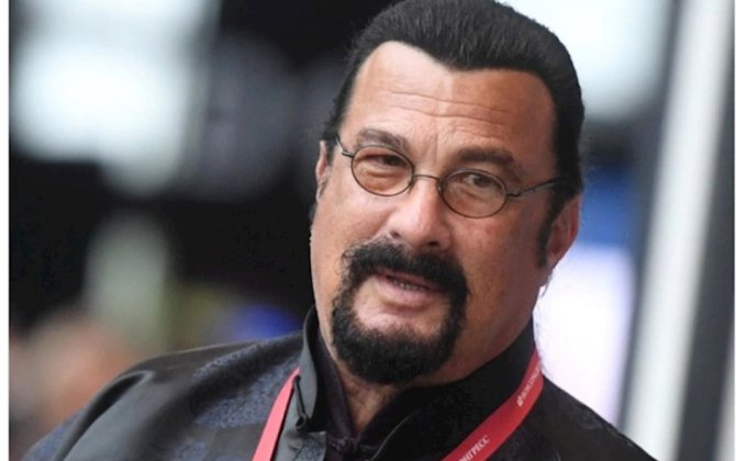 Stiven Siqal Moskvadakı malikanəsini satışa çıxarıb