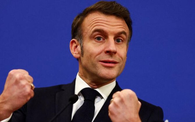 Макрон осудил нападение ВС РФ на пассажирский поезд в Харькове