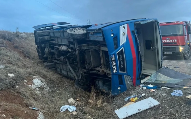 Məhbusları daşıyan avtomobil aşıb, 10 nəfər yaralanıb