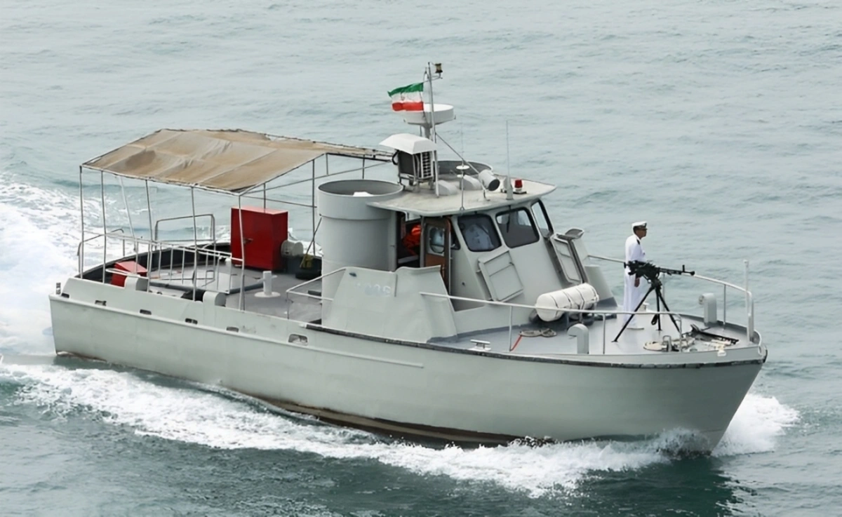 SEPAH Hörmüz boğazında təlimlər keçirəcək - FOTO