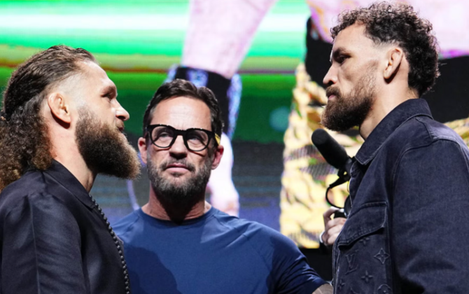 Rafael Fiziyev və rəqibi çəkiölçmə mərasimində iştirak ediblər