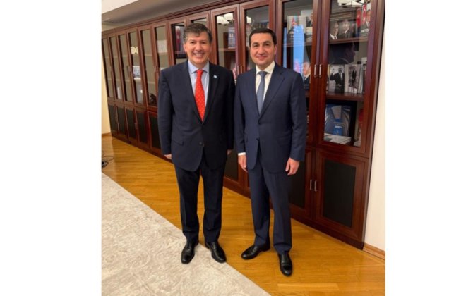 Hikmət Hacıyev BMT-nin müvəqqəti rezident əlaqələndiricisi ilə görüşdü