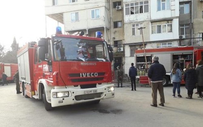 Sumqayıtda yaşayış binası yanır