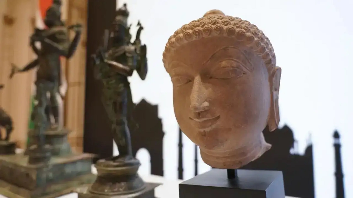 Музей США спустя десятилетия вернул украденные скульптуры из храма Индии