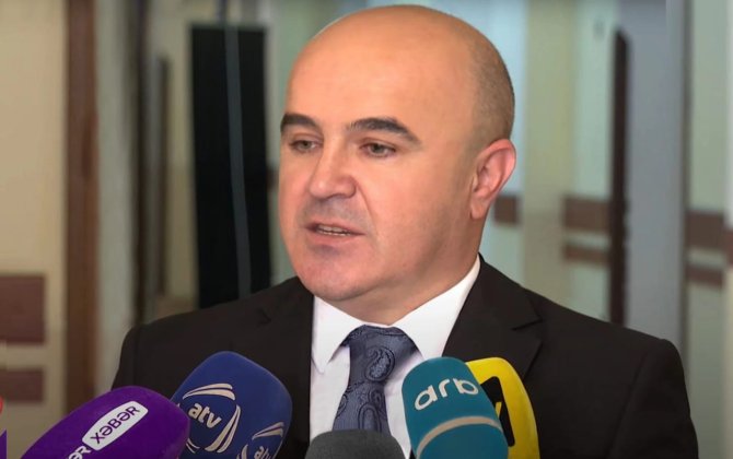 Dollar zəifləyir: Pulumuzu hara yatıraq? – İqtisadçıdan açıqlama