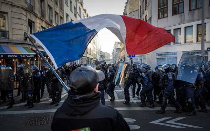 СМИ: Во Франции более 45 тыс. человек приняли участие в акции протеста полицейских