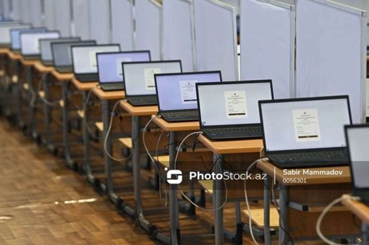 В Баку впервые проведены экстернатные экзамены в электронной форме