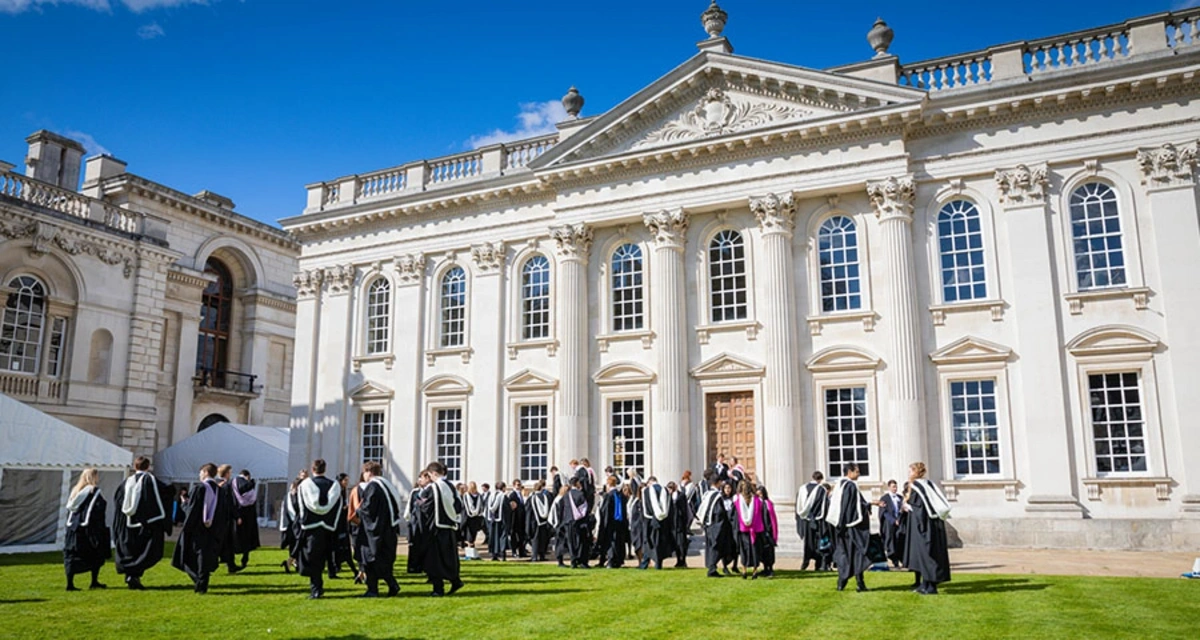 Britaniyanın məşhur universiteti silah istehsalına investisiya qoymaqda ittiham olunur