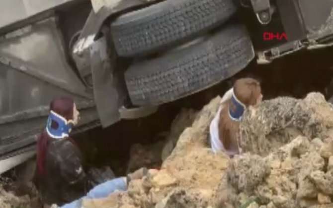 В Турции перевернулся пассажирский автобус, погибли 8 человек — ВИДЕО