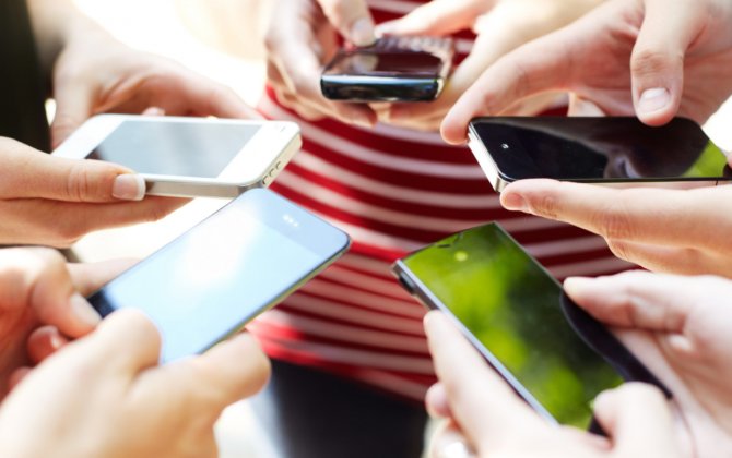 В Азербайджане утвердили новые правила ввоза телефонов