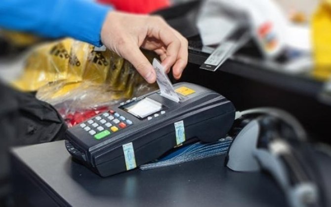 Nağd ödəyənə ucuz, kartla baha: Alıcı niyə aldadılır? - VİDEO