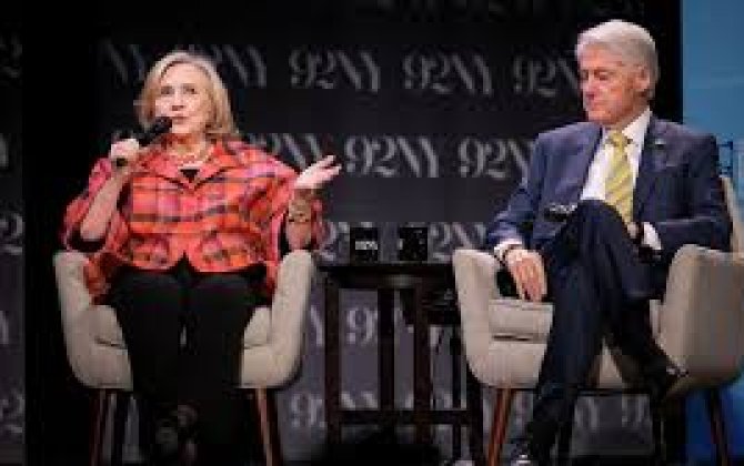 NYT: Чета Клинтонов согласилась дать показания по делу Эпштейна