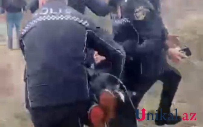 Polis azyaşlını su kanalından çıxardı - VİDEO