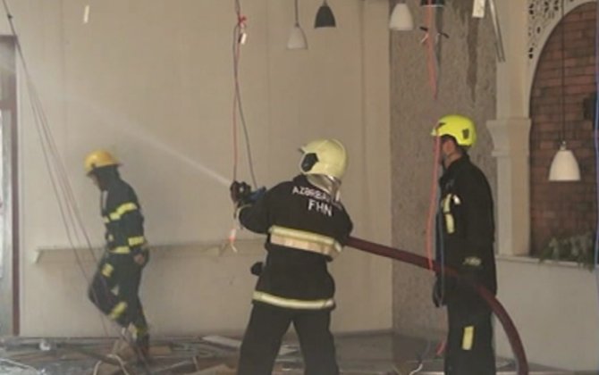 Пожар в жилом доме в Баку