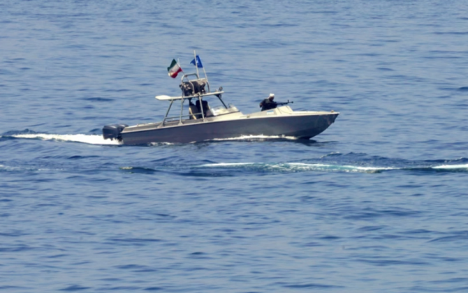 İran gəmiləri Hörmüz boğazında ABŞ tankerini saxlamaq istəyib