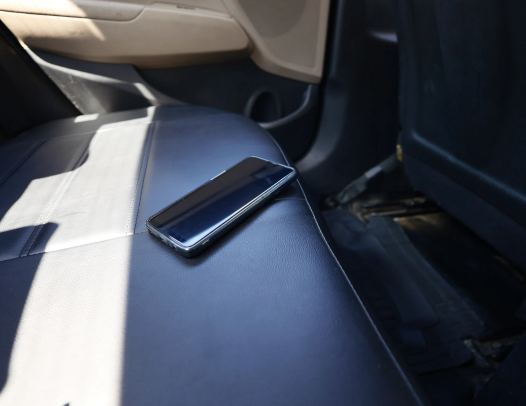 Telefonunu taksidə unutdu, geri ala bilmir - VİDEO