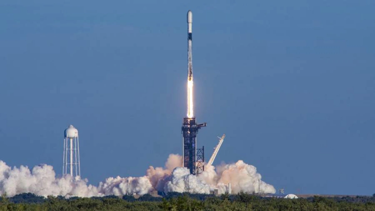 Планы поменялись: SpaceX переключилась с Марса на Луну