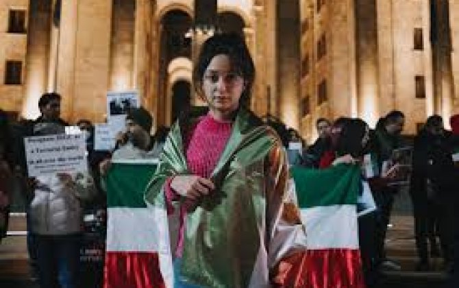 Иранцы в Берлине против и аятоллы, и шаха-ВИДЕО