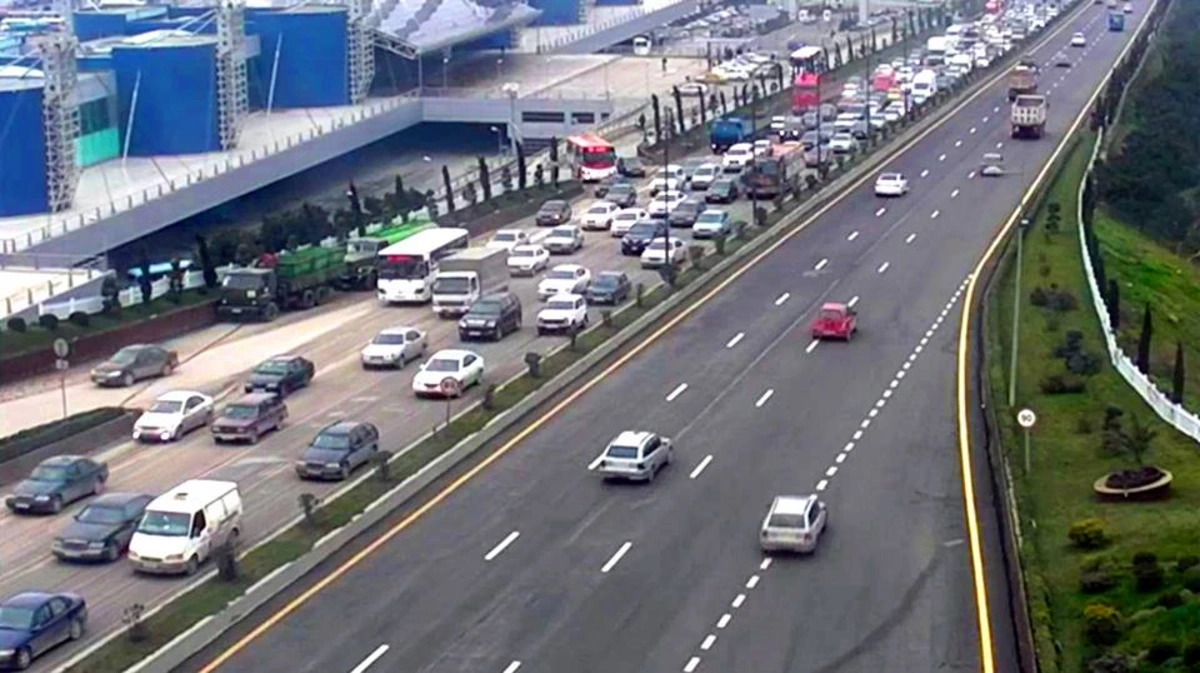 Bakı-Sumqayıt yolundakı təmir işlərinə görə sıxlıq yaranan küçələr açıqlandı